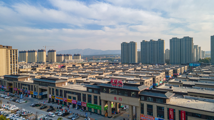 华耀城人气渐旺，各地块建设提速助力商品批发贸易繁荣